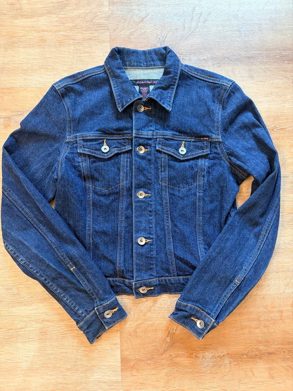 Calvin Klein Jeans Women’s Classic Denim Trucker Jacket Indigo Blue